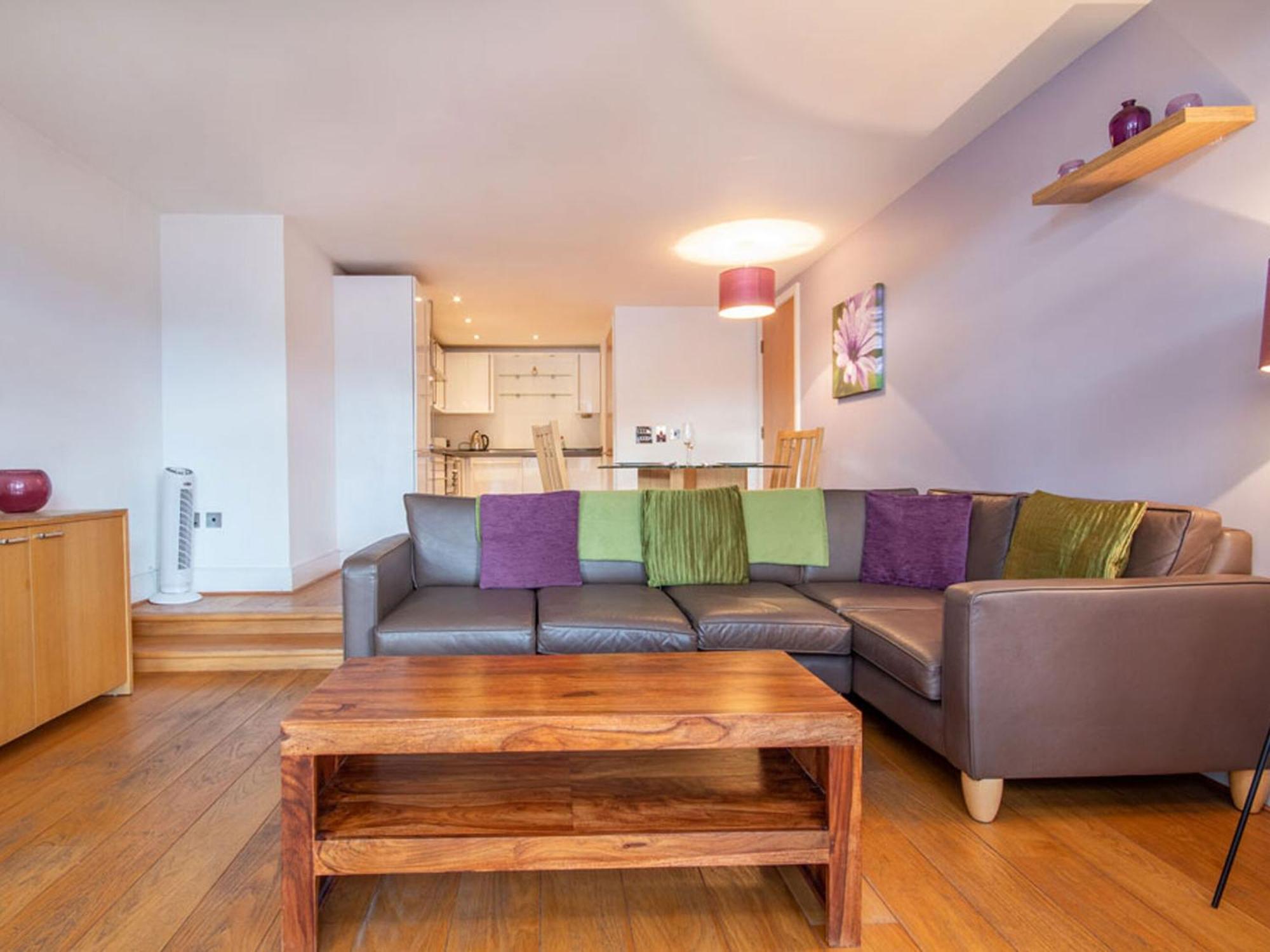 206 By The Bridge Apartment Инвернес Екстериор снимка