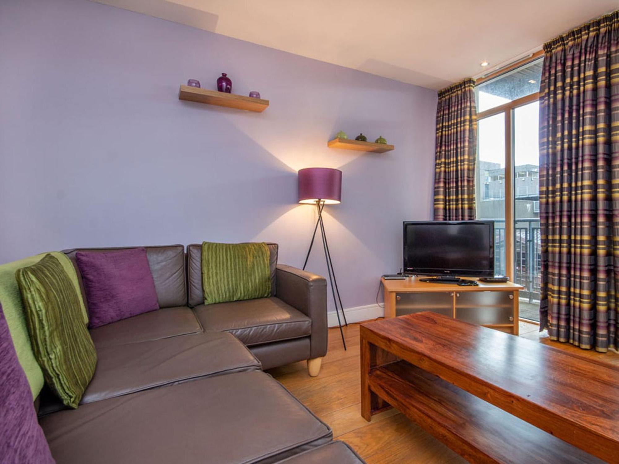 206 By The Bridge Apartment Инвернес Екстериор снимка